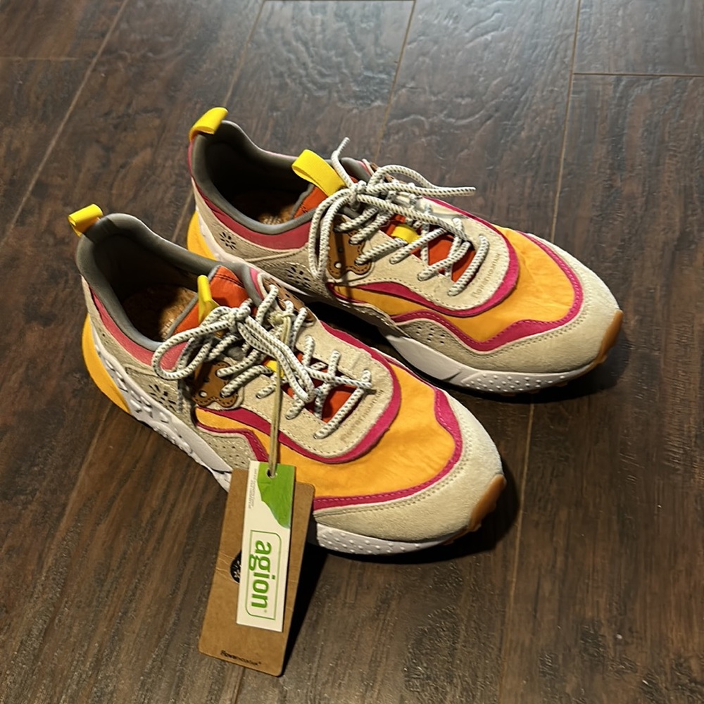 NWOT Free People Flower Mountain sneakers Real cork insole Amazing comfort. Sz 8